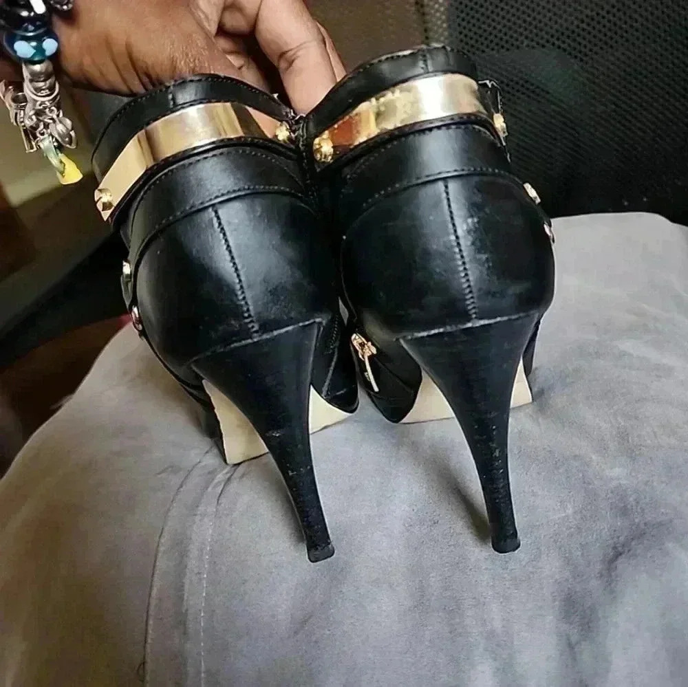 Marc Fisher Booties. Size 6 - image 3